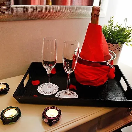 Otel The House Next To