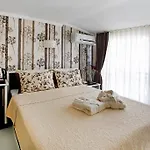 The House Next To Istanbulská provincie