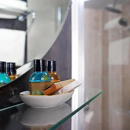 The House Next To Hotel Istambul