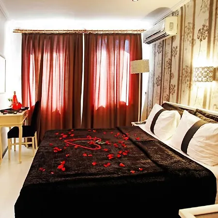 The House Next To Hotell 5*