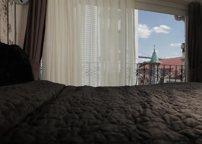 The House Next To Hotell 5*