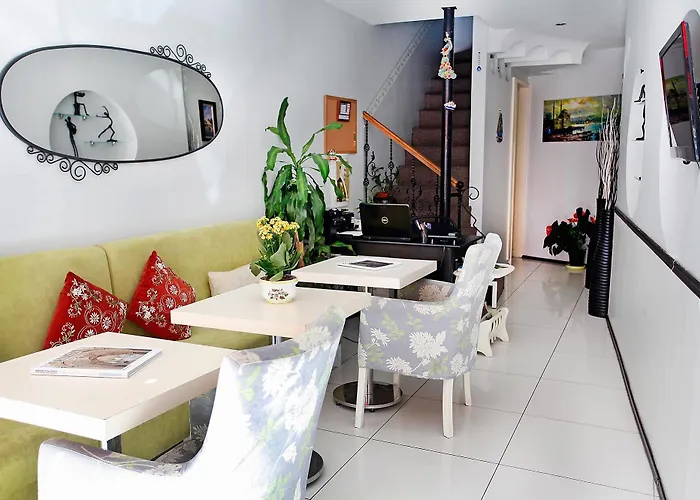 The House Next To Hotell Istanbul