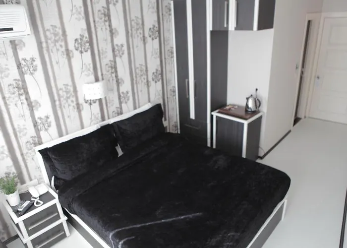 Hotell The House Next To 5*