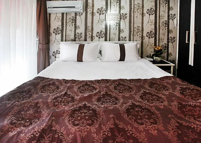 Hotell The House Next To