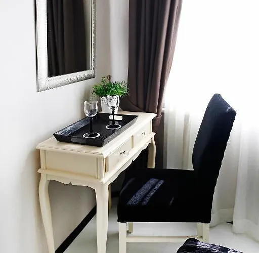 The House Next To Hotell 5*